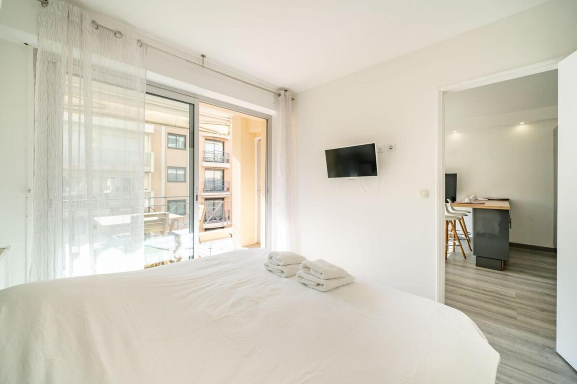 Wdf One Bedroom 1 Min Walk To Martinez Appartement