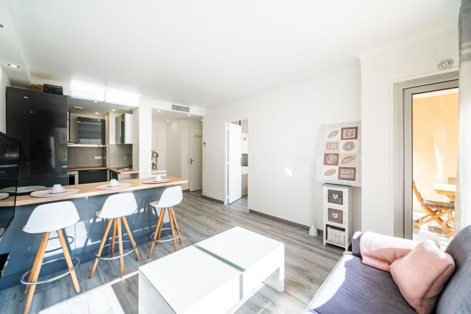 Wdf One Bedroom 1 Min Walk To Martinez *