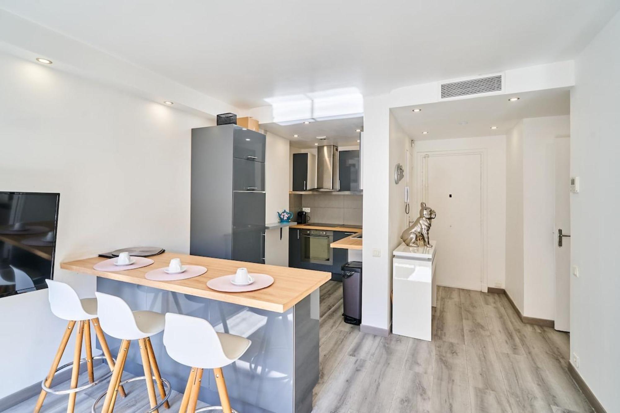 Wdf One Bedroom 1 Min Walk To Martinez Appartement *